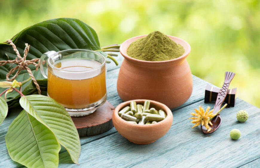 Zlatý kratom účinky, původ