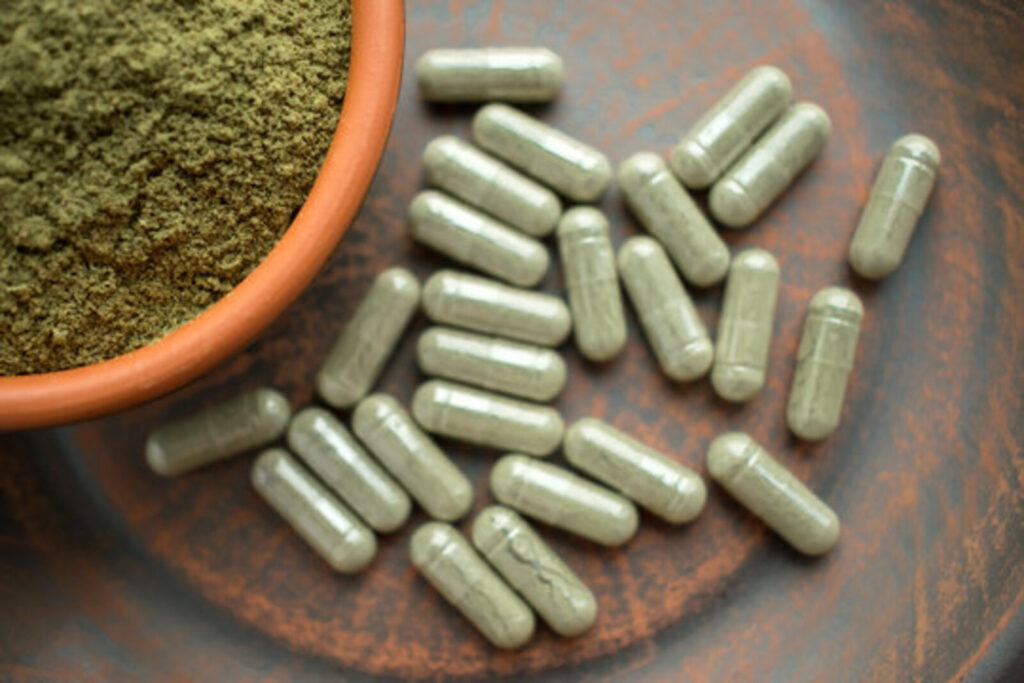 Zlatý kratom: účinky, původ a další zajímavosti o jedinečné odrůdě 1 Jaké účinky sběratelé pozorují u zlatého kratomu?